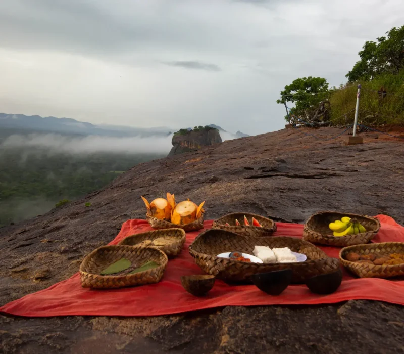 breakfast-on-pidurangala-rock-02