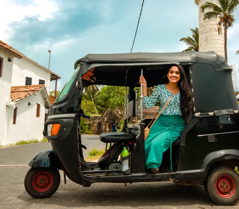 explore-the-ancient-city-of-galle-by-tuk-tuk-02